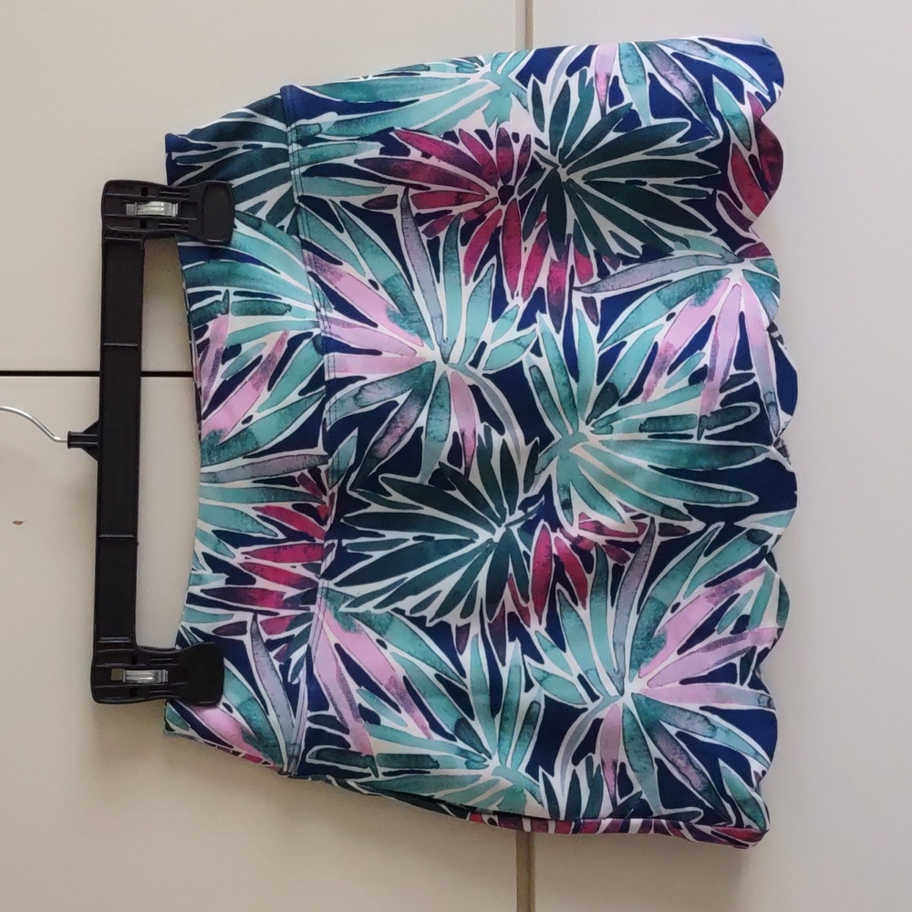 Sigrid Olsen skort in small.  Built in shorts 96% poly - 4% Elastane 50 UPF sun